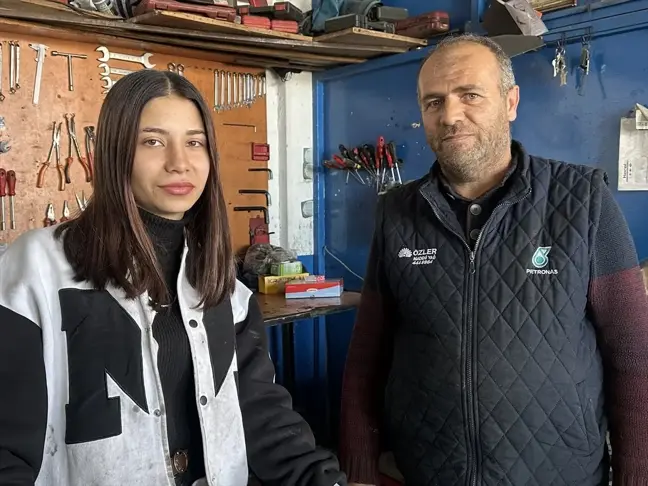 16 Yaşındaki Didem Özdemir, Oto Tamircisi Olmak İstiyor