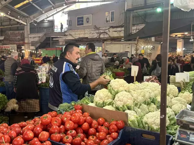 Zonguldak'ta Zabıta Ekiplerinden Halk Pazarında Fiyat Denetimi