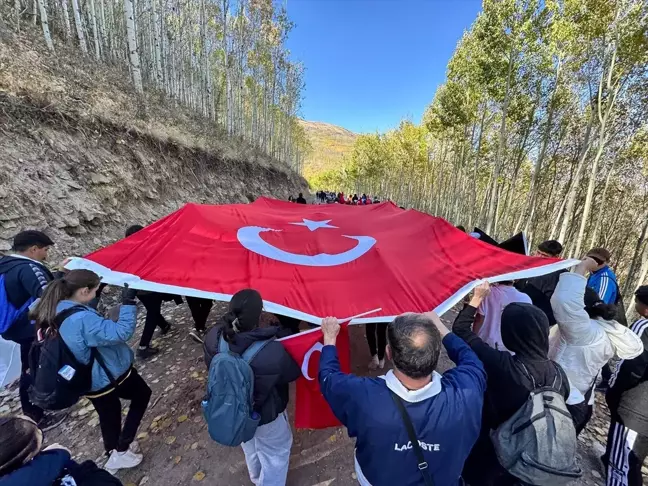 Hacılar'da Cumhuriyet Yürüyüşü Etkinliği Düzenlendi