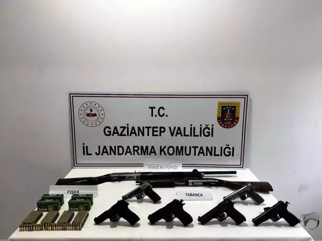 Gaziantep'te Jandarma Operasyonu: 8 Ruhsatsız Silah ve 5 Gözaltı