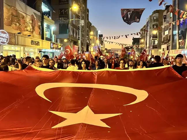 Hatay'da 29 Ekim Cumhuriyet Bayramı Fener Alayı Düzenlendi