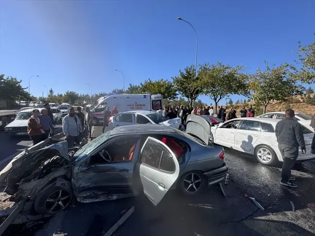 Şanlıurfa'da Zincirleme Trafik Kazası: 7 Yaralı