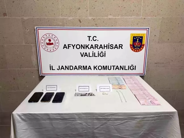 Uyuşturucu Tacirleri Afyonkarahisar'da Yakalandı