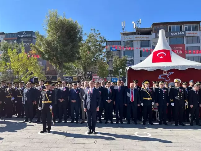 Cumhuriyet Bayramı Törenleri Van, Bitlis, Muş ve Hakkari'de Coşkuyla Kutlandı