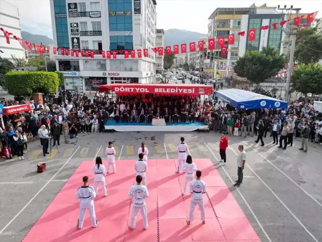 Hatay'ın ilçelerinde Cumhuriyet'in 101. yıl dönümü kutlandı