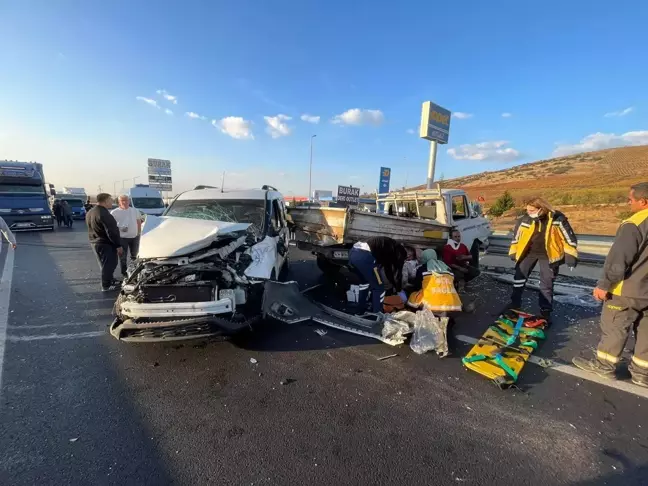 Manisa'da Trafik Kazası: 4 Yaralı