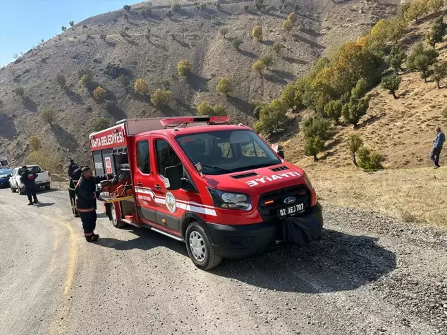 Adıyaman'da Hafif Ticari Araç Devrildi: 2 Ölü