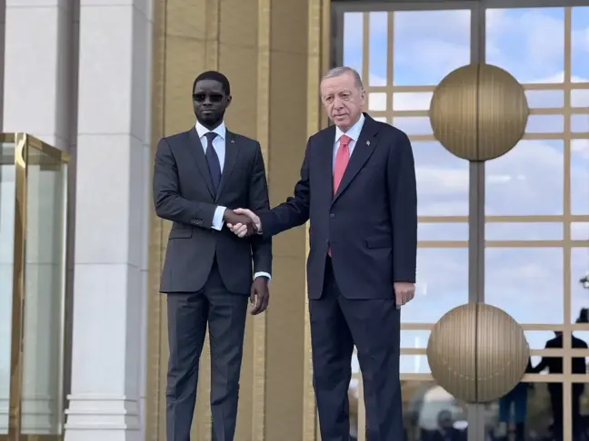 Cumhurbaşkanı Erdoğan, Senegal Cumhurbaşkanı Faye'yi resmi törenle karşıladı