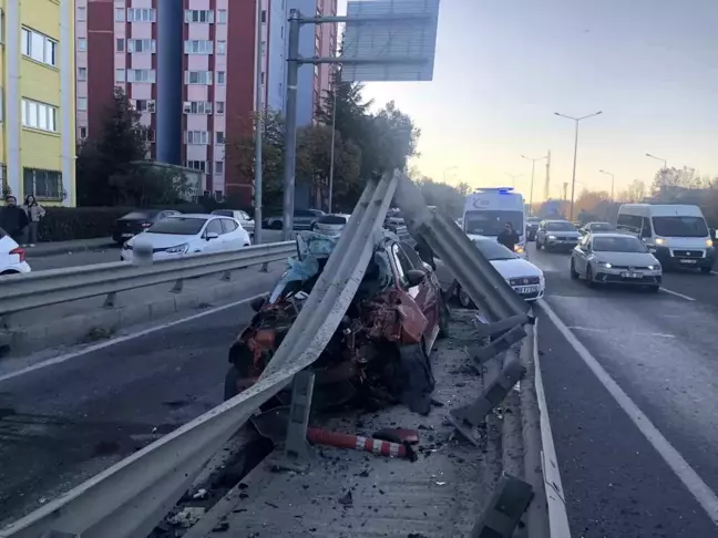 Tekirdağ'da Kaza: Hurdaya Dönen Araçta Sürücü Yarasız Kurtuldu