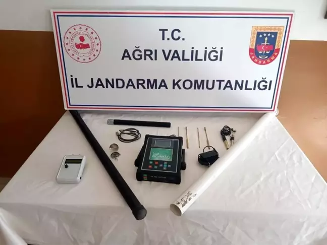 Ağrı'da Kaçak Kazı Yapan 4 Kişi Yakalandı