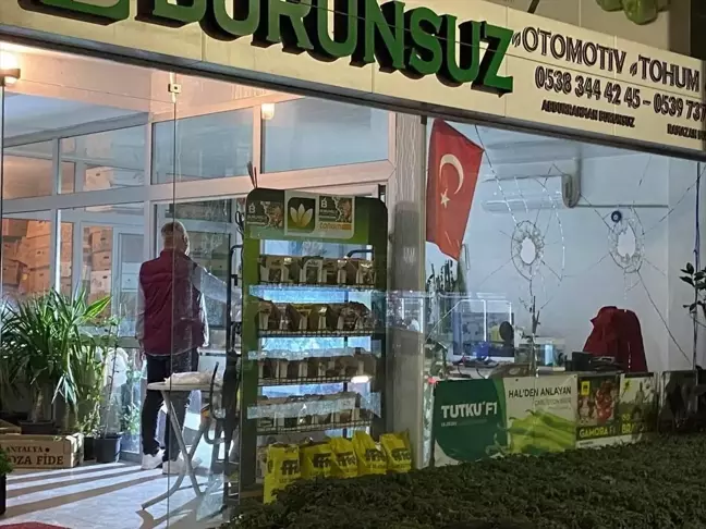 Antalya'da Kar Maskeli Saldırgan Pompalı Tüfekle İş Yerine Ateş Açtı