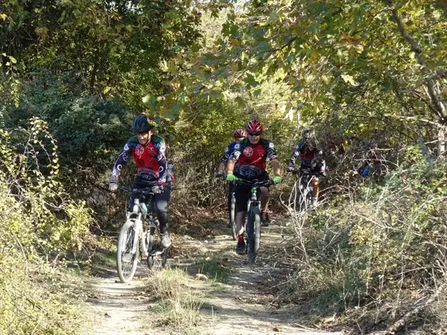 Bisiklet Sporcuları Dumanlı Dağı'nda Sonbahar Etkinliği Düzenledi