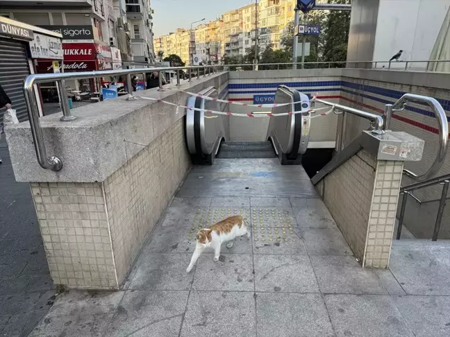 İzmir Metrosu'nda Yürüyen Merdivenler Yolcuları Mağdur Ediyor