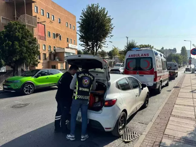 Küçükçekmece'de Ambulansa Yol Vermeyen Sürücüye Cezalar Kesildi