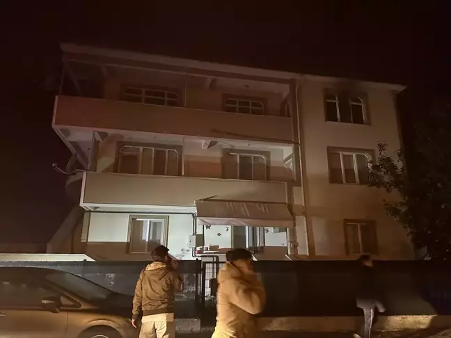 Düzce'de Çıkan Yangında Bir Ev Kullanılamaz Hale Geldi