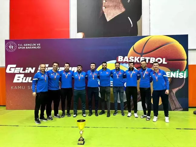 Erzurum Emniyet Müdürlüğü Erkek Voleybol Takımı Türkiye 3.'sü Oldu