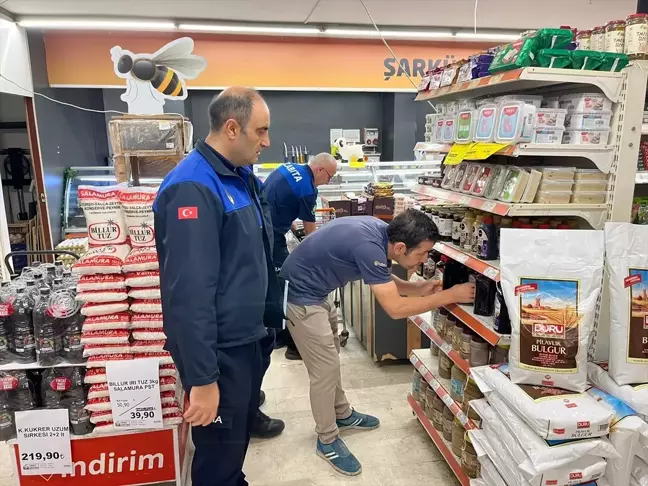 Serik'te Zabıta Ekipleri Marketlerde Denetim Yapıldı