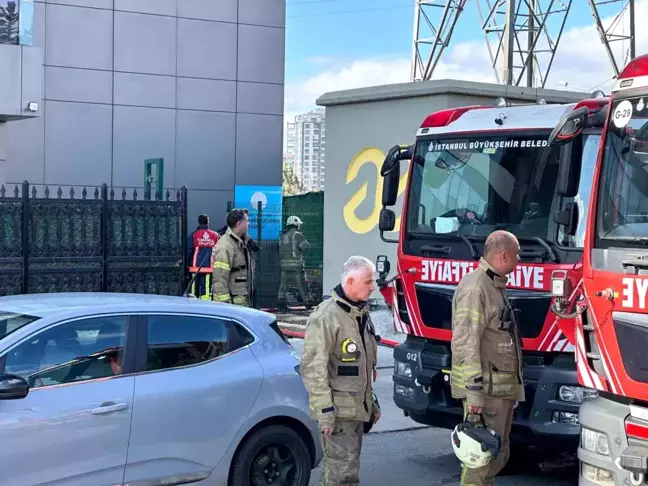 İstanbul'da Okulda Jeneratör Yangını: Öğrenciler Panik İçinde Tahliye Edildi