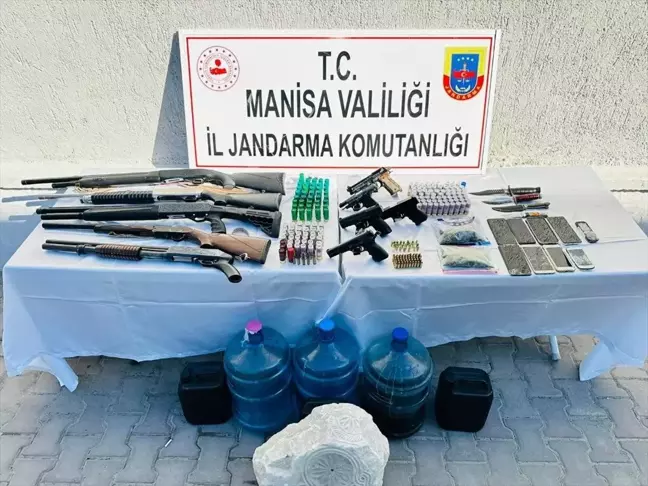 Manisa'da Silah Kaçakçılığı Operasyonu: 10 Gözaltı