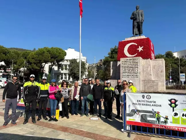 Muğla'da Motosiklet Kazalarını Azaltmak İçin 'En İyi Trafik Polisi Babalardır' Projesi Hayata Geçirildi