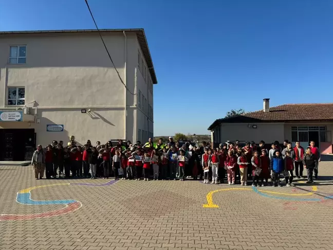 Karacabey'de Öğrencilere Trafik Eğitimi Semineri Düzenlendi