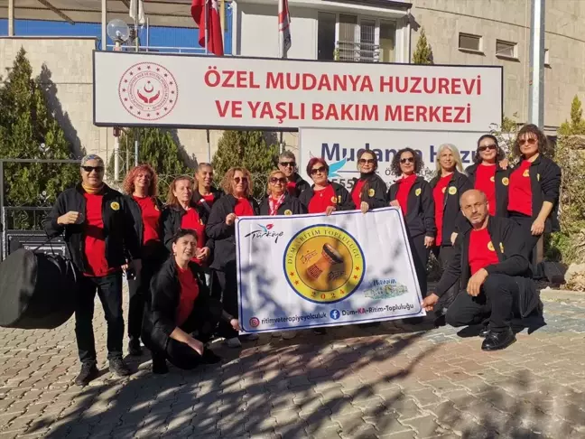 Düm KA Ritim Topluluğu'ndan Mudanya Huzurevi'ne Eğlenceli Ziyaret