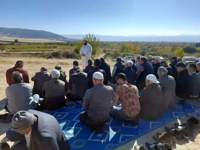 Manisa'da Yağmur Duası ve İmece Usulü Yemek Hazırlığı