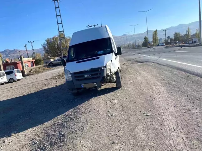 Ağrı'nın Doğubayazıt ilçesinde trafik kazası: 3 yaralı