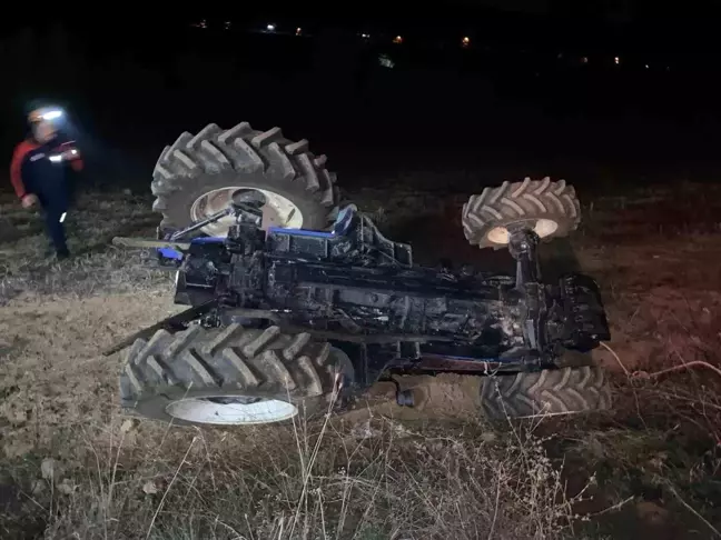 Amasya'da Traktör Devrildi, Sürücü Yaralandı