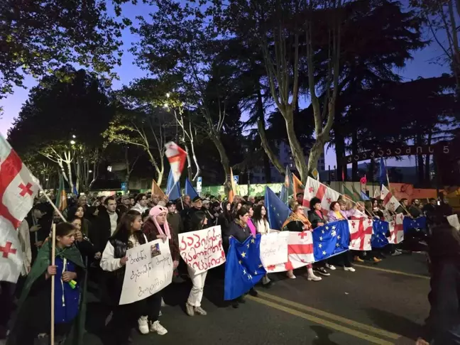 Gürcistan'da Seçim Sonuçları Protesto Ediliyor