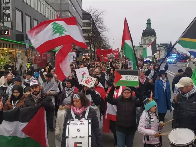 İsveç'te İsrail'in Saldırıları Protesto Edildi