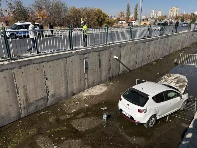 Kayseri'de Sulama Kanalına Düşen Otomobilde Hemşire Yaralandı