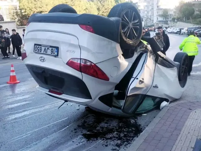 Bursa'da Kafa Kafaya Çarpışma: Takla Atan Araçtan Yaralı Kalmadı