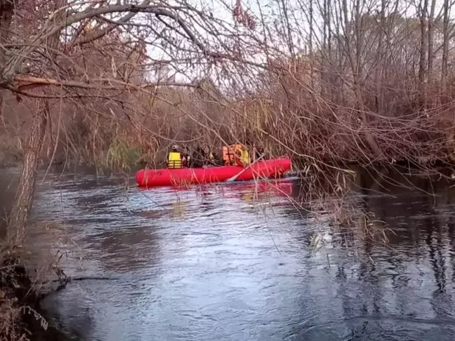 Bingöl'de Murat Nehri'nde Mahsur Kalan 4 Kişi Kurtarıldı