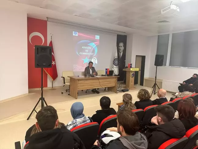 Tekirdağ Namık Kemal Üniversitesi'nde 'Atatürk ve Cumhuriyet' Konferansı