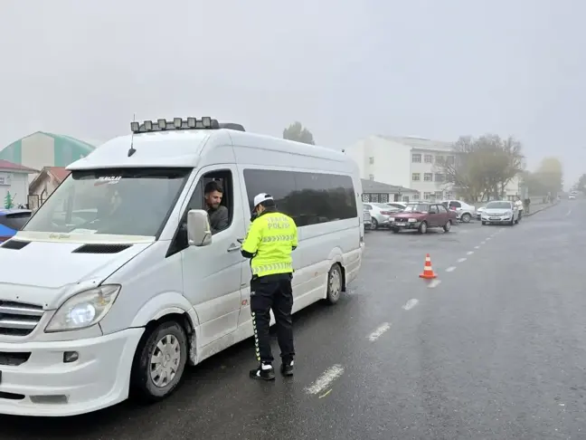 Ağrı'da Öğrenci Güvenliği İçin Okul Servisi Denetimleri Devam Ediyor