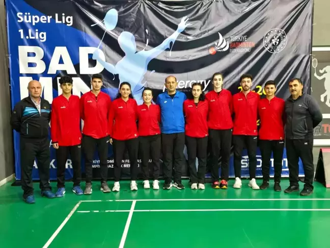 Erzincan Takımları Badminton Süper Liginde Zirveyi Paylaşıyor