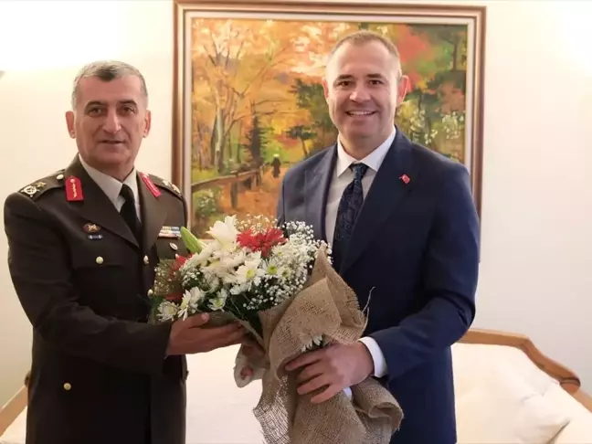 Kırklareli Belediye Başkanı Derya Bulut, Tugay Komutanı Tuğgeneral Erdal Köse'yi Ziyaret Etti