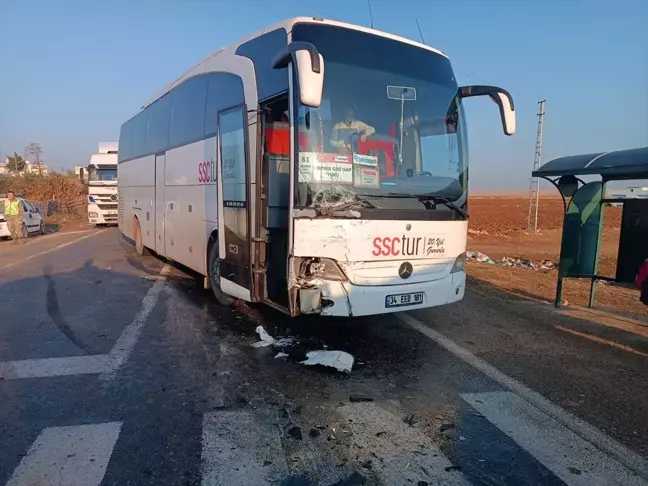 Mardin'de Tur Otobüsü ile Minibüs Çarpıştı: 5 Yaralı