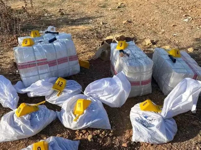 Konya'da Yol Kenarında Binlerce Silah Parçası Bulundu