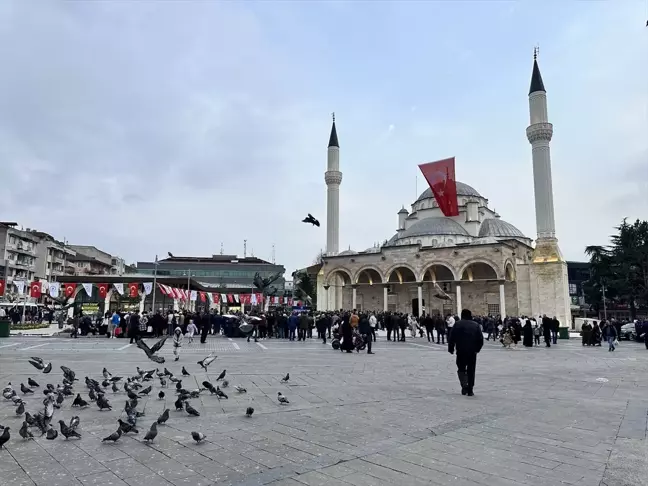 Düzce'de Cedidiye Meydanı'nın 1. Etabı Açıldı