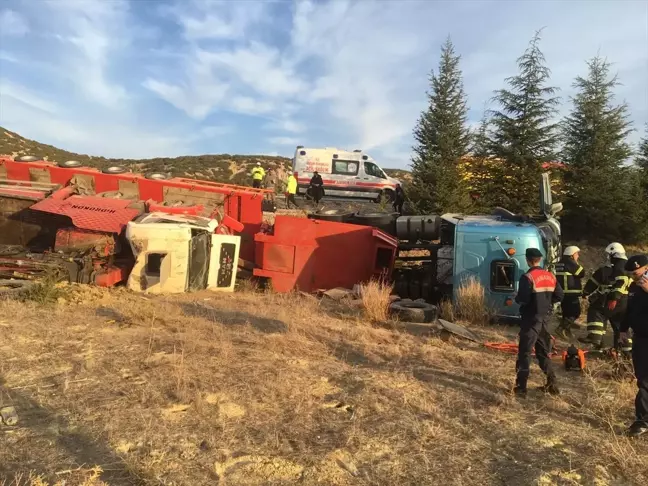 Isparta'da Tır Devrildi: Sürücü Hayatını Kaybetti