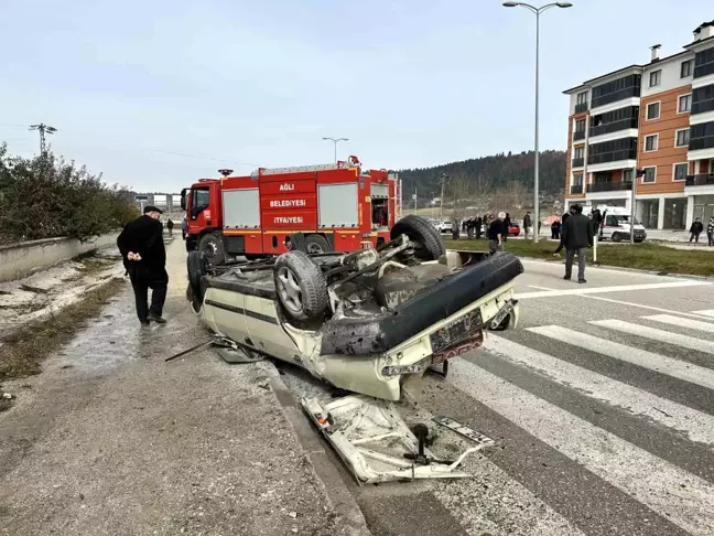 Kastamonu'da Mercedes ve Tofaş Otomobil Çarpıştı: 2 Yaralı