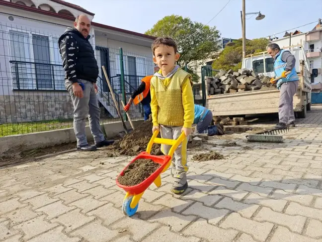 4 Yaşındaki Osman Alp'ten Sevimli Yardım