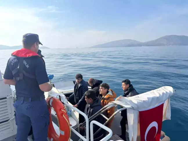 Kuşadası'nda 4 Düzensiz Göçmen ve 1 Kaçakçı Yakalandı