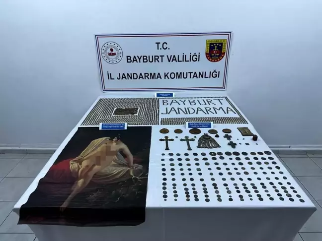 Bayburt'ta Tarihi Eser Operasyonu: Picasso Tablosu ve Sikkeler Ele Geçirildi