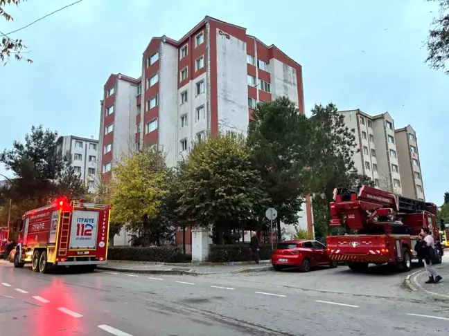 Kocaeli'de Balkon Yangını: Facia Önlenirken İtfaiye Erken Müdahale Etti