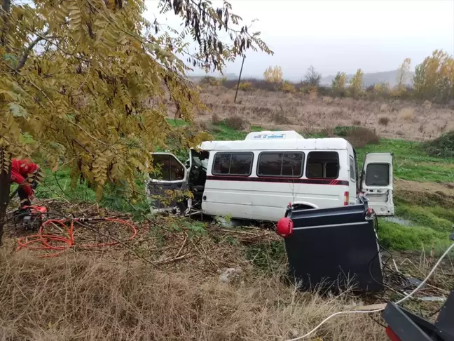 Balıkesir'de Zincirleme Trafik Kazası: Yaralı Hastaneye Kaldırıldı