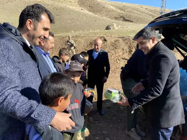 Kaymakam Mahir, Köylere Ziyaretlerle Sorunları Dinliyor