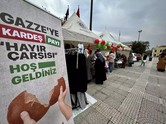 Samsun'da Gazze'ye Yardım İçin Hayır Çarşısı Kuruldu